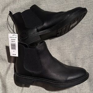 Kenneth Cole Women's Black Chelsea Boots